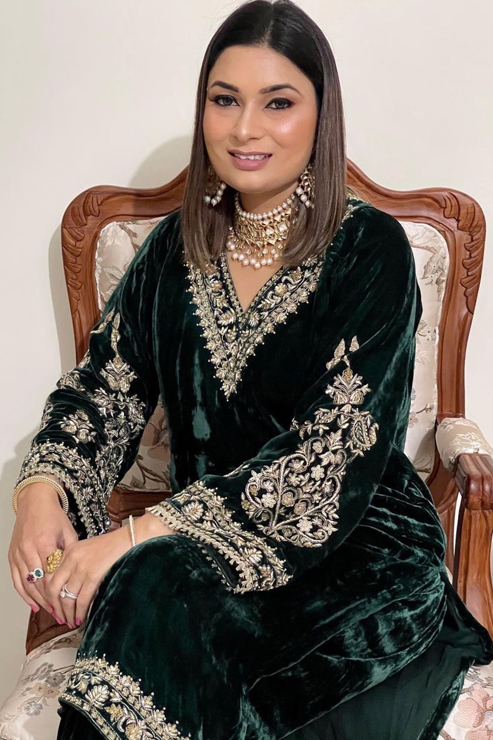 bottle-green-velvet-embroidered-straight-pants-suit-lstv132681-2